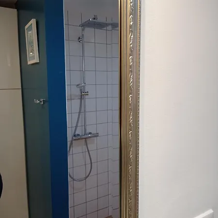 Apartment Grosse Mit Balkon Und Fantastischem Meerblick, Direkt Am Bibinje