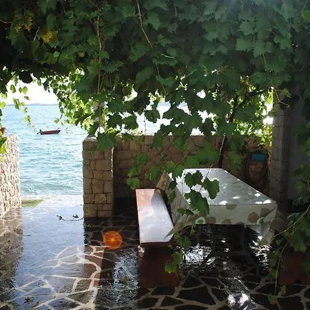 Grosse Mit Balkon Und Fantastischem Meerblick, Direkt Am