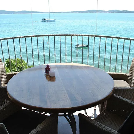 Grosse Mit Balkon Und Fantastischem Meerblick, Direkt Am Apartment Bibinje
